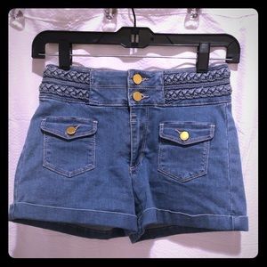 NWT BEBE denim shorts sz 26 👖💕